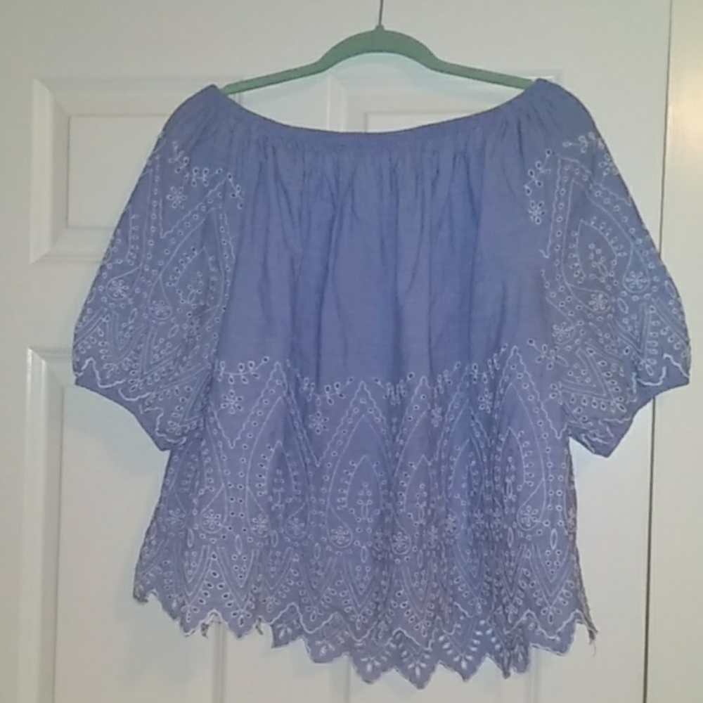 Dressy blue shirt with white details
